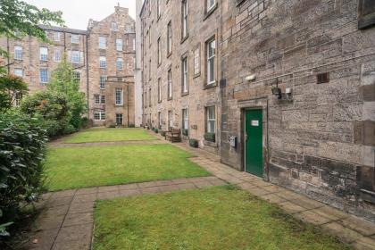 Sonder Royal Garden Apartments - image 23