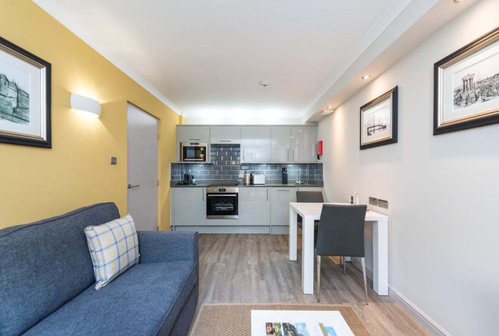 Sonder Royal Garden Apartments - image 2