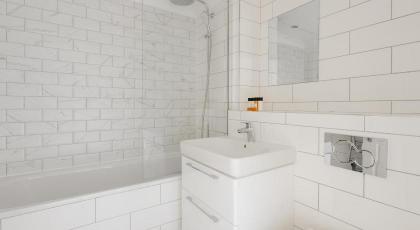 Sonder Royal Garden Apartments - image 29