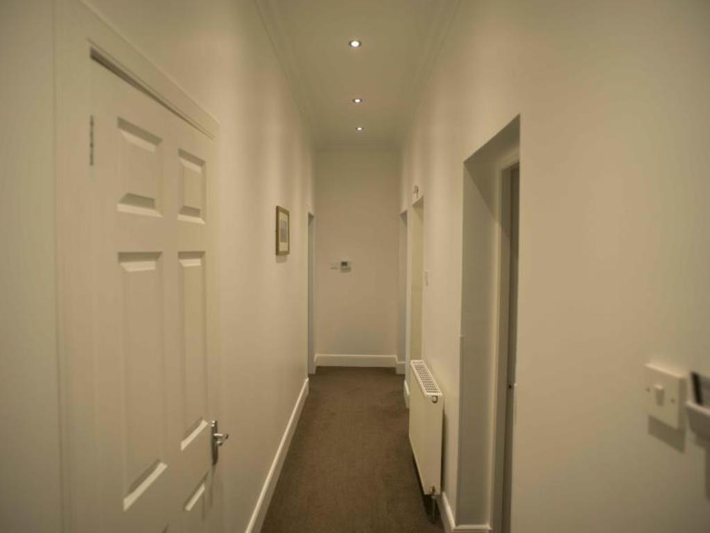 Sonder Royal Garden Apartments - image 5