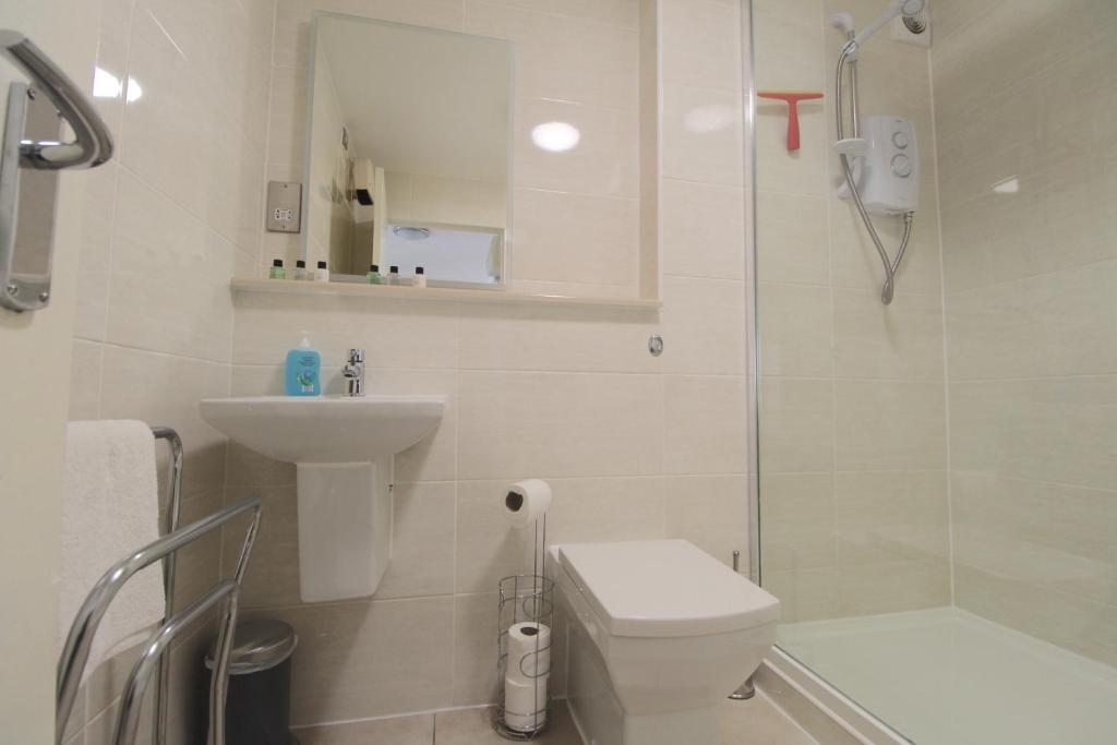 Lochrin Apartments - image 4