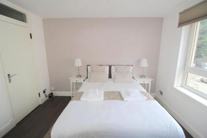 Lochrin Apartments - image 7