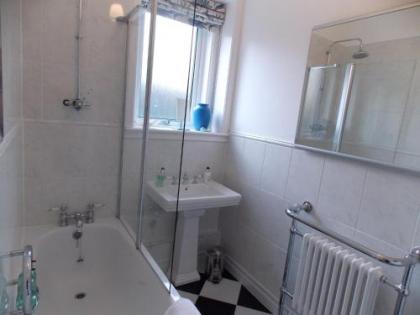 Violet Bank Apartment Morningside - image 16
