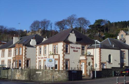 Twin Lions Hotel - main image