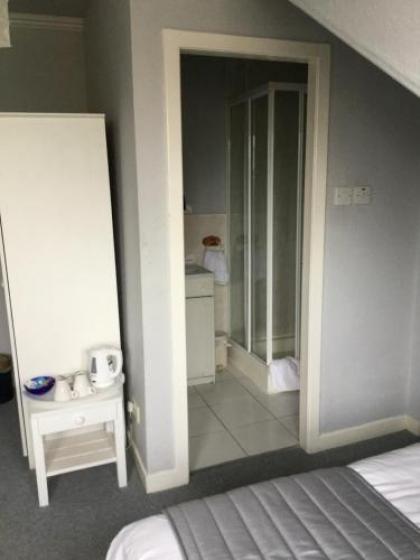 Amaryllis Guest House - image 11