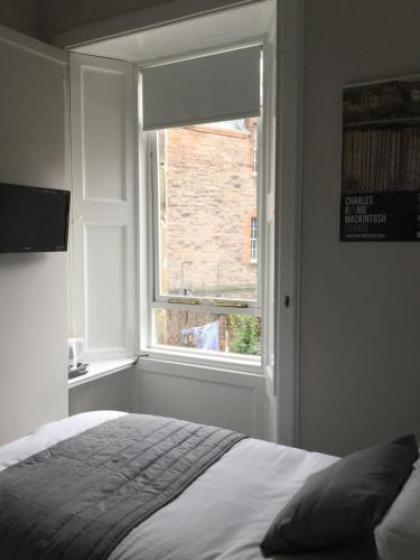Amaryllis Guest House - image 12