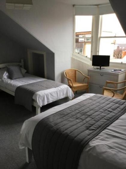 Amaryllis Guest House - image 5
