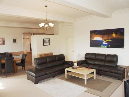 Royal Mile Mansions Apartment Edinburgh - image 1