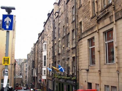 Niddry Street Apartments Edinburgh - image 2