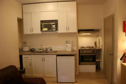 Royal Mile Budget Apartments - image 13
