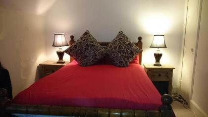 Royal Mile Budget Apartments - image 17