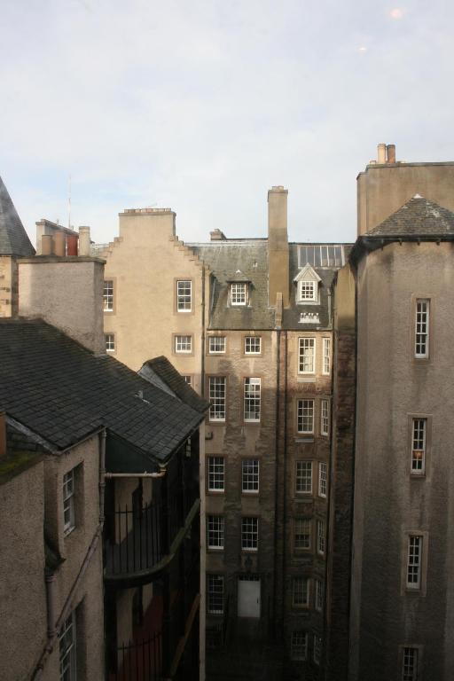 Royal Mile Budget Apartments - image 3