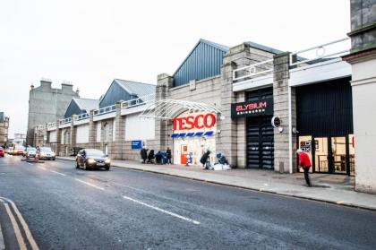 Edinburgh City Center Coady Apartment SLEEPS 5 FREE CAR PARK SPACE - image 10