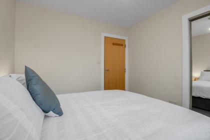 Edinburgh City Center Coady Apartment SLEEPS 5 FREE CAR PARK SPACE - image 23