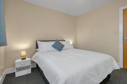 Edinburgh City Center Coady Apartment SLEEPS 5 FREE CAR PARK SPACE - image 27