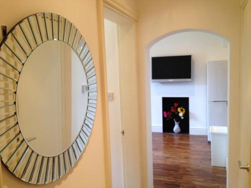 Caledonian Apartments - image 2