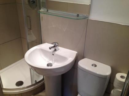Caledonian Apartments - image 3