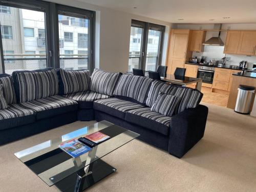 Grand Harbour Apartments - image 2