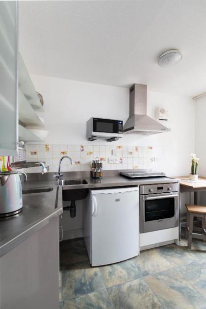 Grassmarket Apartment - image 12