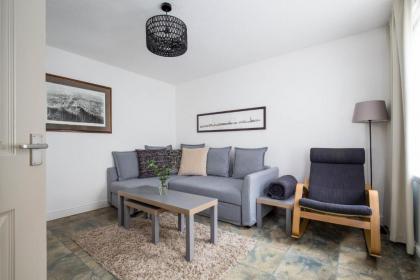 Grassmarket Apartment - image 14