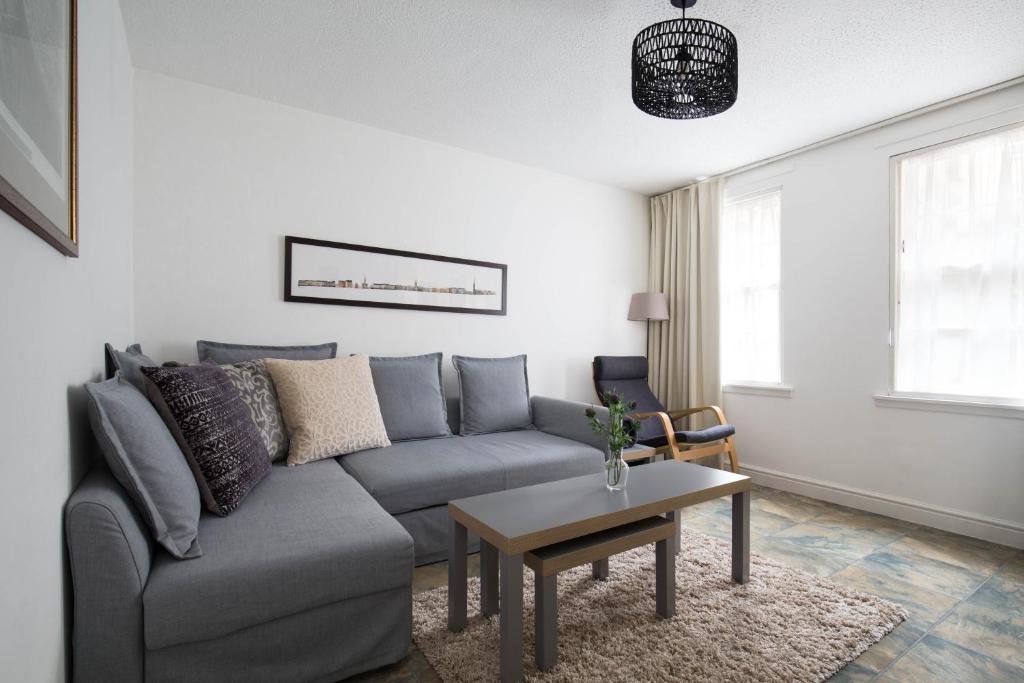 Grassmarket Apartment - image 4