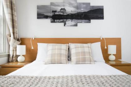 Grassmarket Apartment - image 9