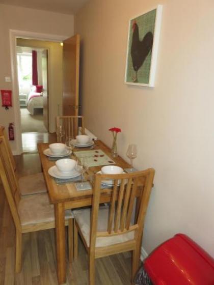 Waverley Park Apartment - image 19