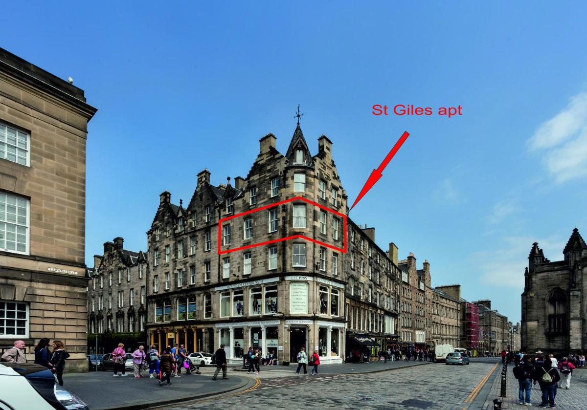 St Giles Royal Mile - main image