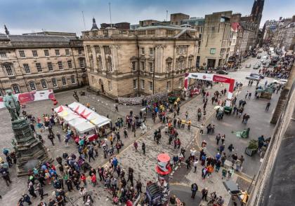 St Giles Royal Mile - image 24