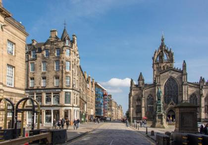 St Giles Royal Mile - image 30