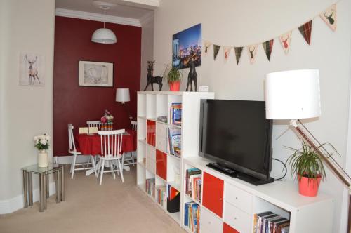Hamish's Hame Edinburgh Licence No EH 69774 P - main image
