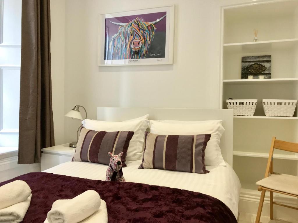 Heart Of Edinburgh City Flat - main image