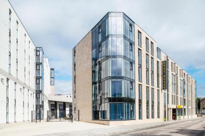 Destiny Student - Holyrood (Brae House) - image 10