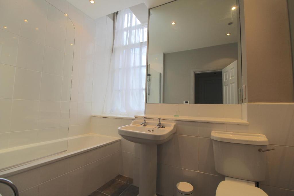 Royal Mile Mansions by Edinburgh City Apartments - image 3
