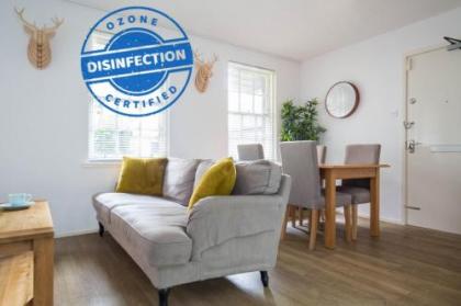 Modern Grassmarket Apartment - image 1