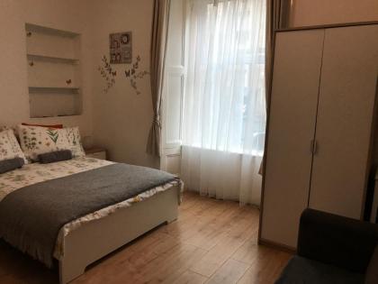 Edinburgh Central Apartment - image 13
