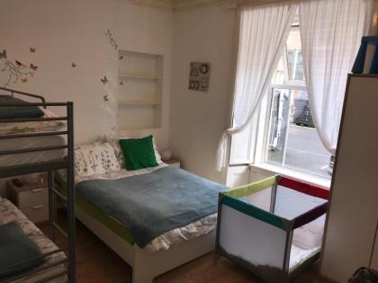 Edinburgh Central Apartment - image 14