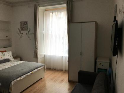 Edinburgh Central Apartment - image 15