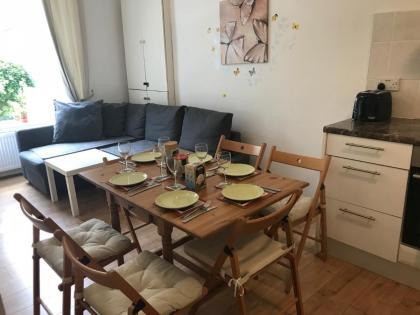 Edinburgh Central Apartment - image 2