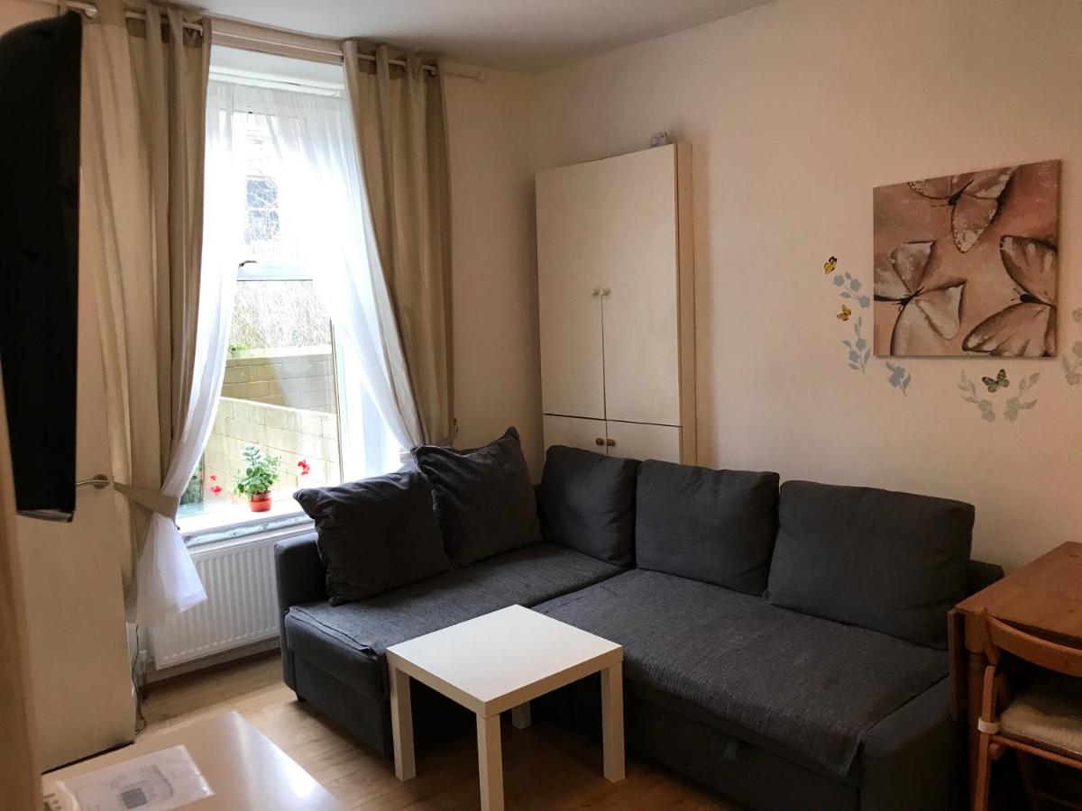 Edinburgh Central Apartment - image 3