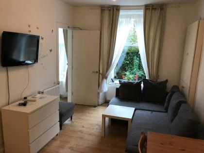 Edinburgh Central Apartment - image 6