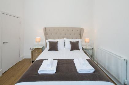 Edinburgh Castle Apartments & Suites - image 14