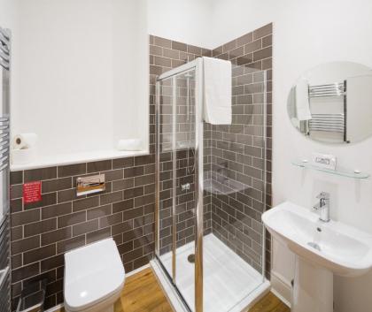 Edinburgh Castle Apartments & Suites - image 18