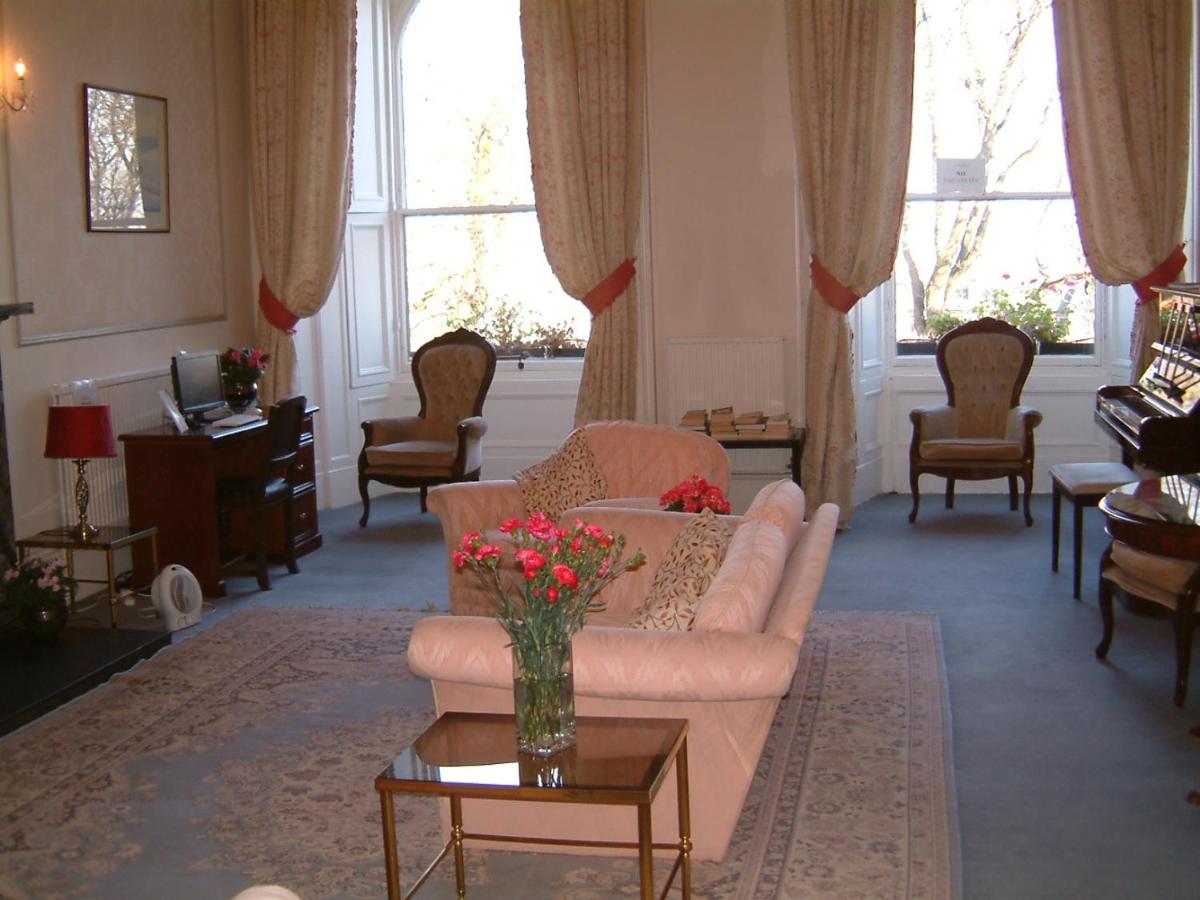 Terrace hotel - main image