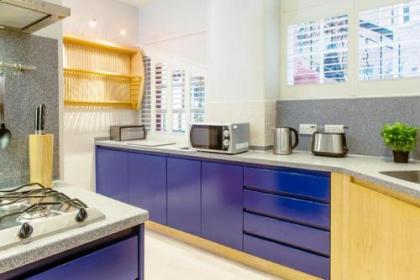 Ramsay Gardens - Grand 4-Bedroom Apartment Next To Castle - image 16