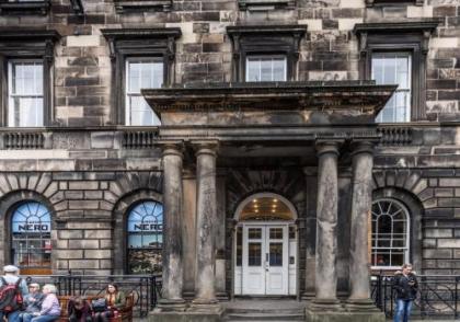 Parliament Sq (apt 3) Royal Mile - image 10