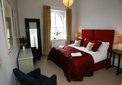 Parliament Sq (apt 15) Royal Mile - image 6