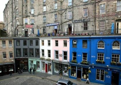 West Bow just off Royal Mile - image 10