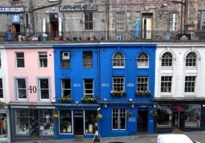 West Bow just off Royal Mile - image 11