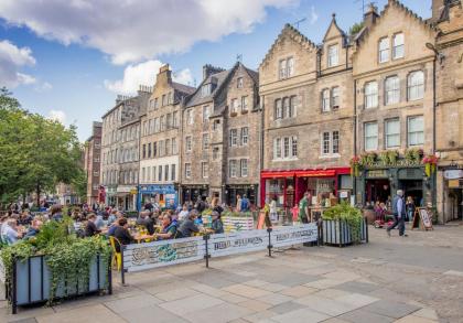 West Bow just off Royal Mile - image 21